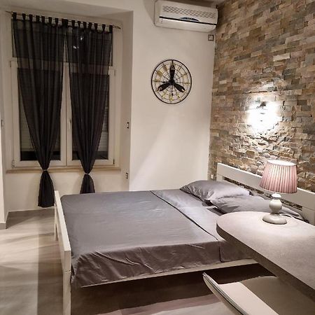 Apartment Amfiteatar Pula Bagian luar foto