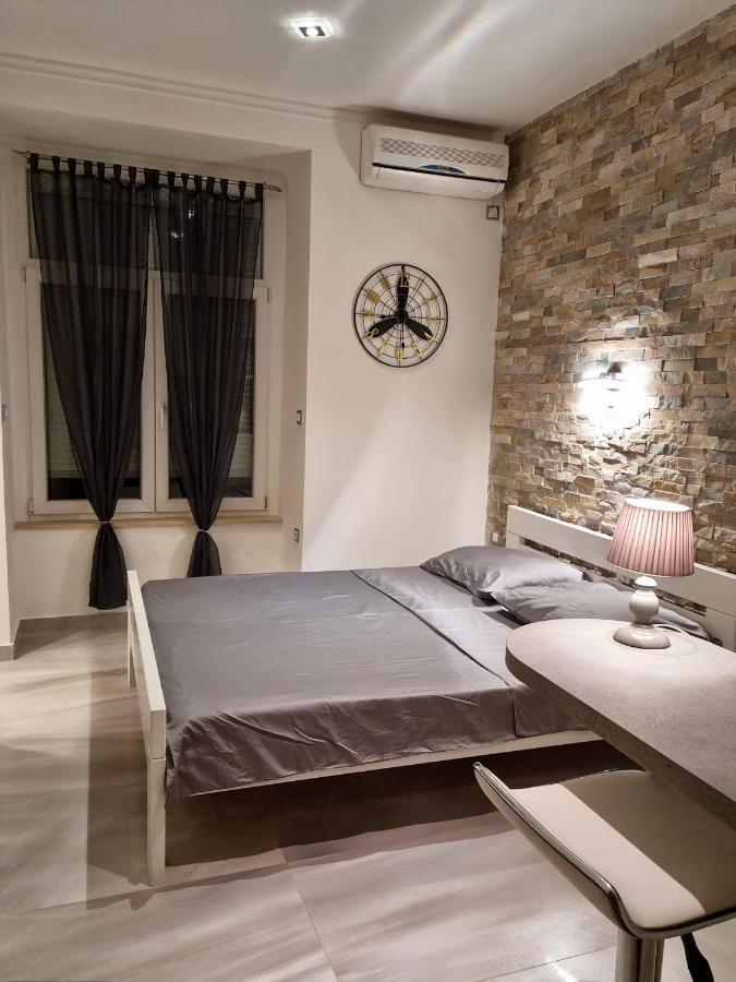 Apartment Amfiteatar Pula Bagian luar foto